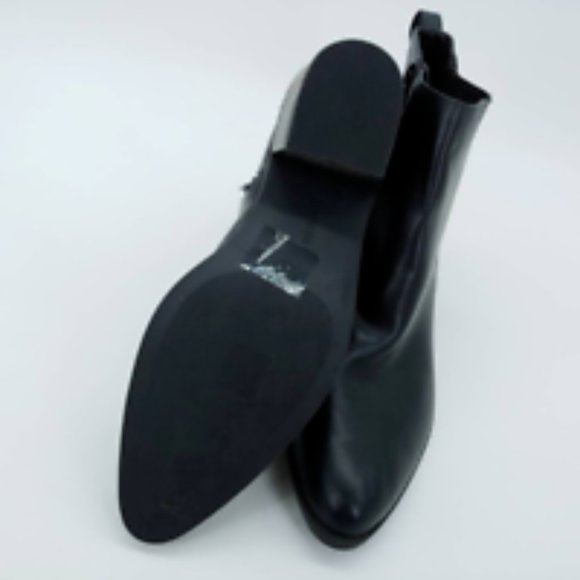 Express Womens Ankle Booties Black Zipper Almond Toe Cuban Heels Faux Leather 10 - Picture 5 of 10